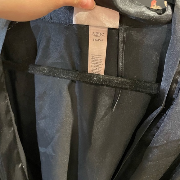 LA SENZA Satin Robe - Picture 3 of 3